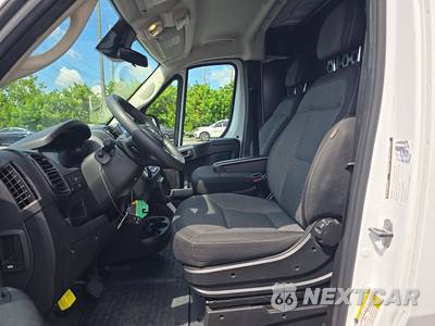 2025 Ram ProMaster 2500 Cargo Van Tradesman w/Passenger Seat Low Roof 136.0" WB - zdjęcie 7 z 34 - miniatura