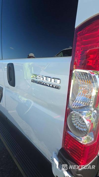 2025 Ram ProMaster 2500 Cargo Van Tradesman w/Passenger Seat Low Roof 136.0" WB - zdjęcie 21 z 24 - miniatura