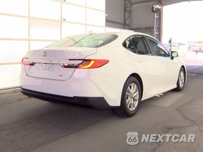 2025 Toyota Camry LE - zdjęcie 4 z 26 - miniatura
