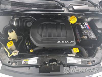 2014 Chrysler Town & Country Touring L 121.2" WB - zdjęcie 16 z 40 - miniatura