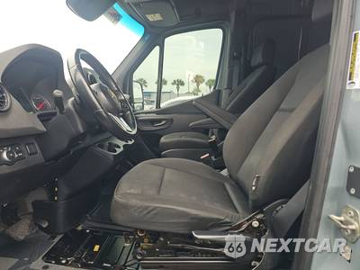 2021 Mercedes-Benz Sprinter 2500 Cargo Van Standard Roof 144.0" WB - zdjęcie 7 z 30 - miniatura