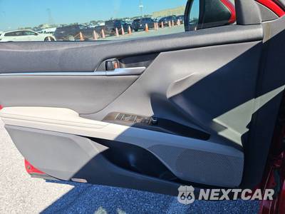 2023 Toyota Camry XLE - zdjęcie 9 z 35 - miniatura