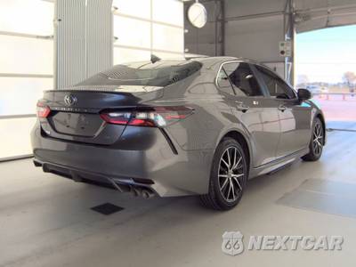 2024 Toyota Camry SE - zdjęcie 4 z 39 - miniatura