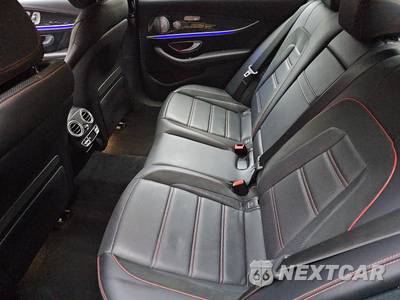 2019 Mercedes-Benz AMG E 53 4MATIC Sedan - zdjęcie 13 z 25 - miniatura