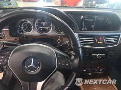2013 Mercedes-Benz E 350 4MATIC Sedan - zdjęcie 14 z 23 - miniatura