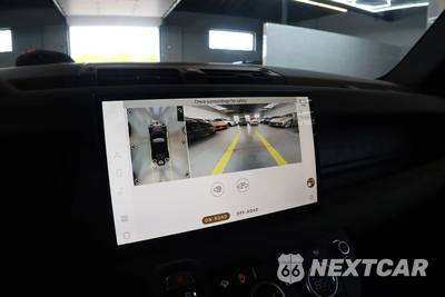 2025 Land Rover Defender 110 X-Dynamic SE - zdjęcie 39 z 54 - miniatura