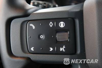 2025 Land Rover Defender 110 X-Dynamic SE - zdjęcie 43 z 54 - miniatura