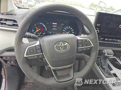2026 Toyota Sienna XLE 8-Passenger 120.5" WB - zdjęcie 10 z 17 - miniatura