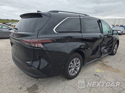 2026 Toyota Sienna XLE 8-Passenger 120.5" WB - zdjęcie 4 z 17 - miniatura