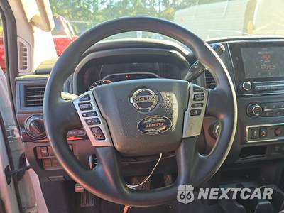 2022 Nissan TITAN SV Crew Cab Short Bed - zdjęcie 10 z 51 - miniatura
