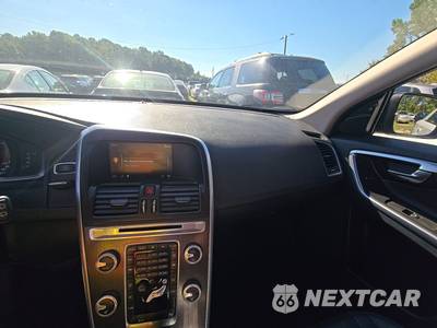 2016 Volvo XC60 T5 Premier - zdjęcie 11 z 31 - miniatura