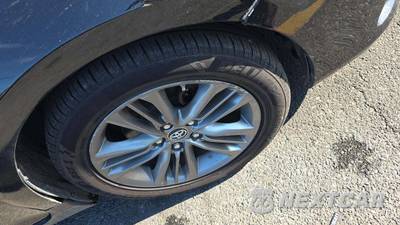 2016 Toyota Camry SE - zdjęcie 13 z 39 - miniatura