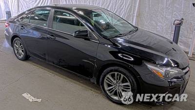 2016 Toyota Camry SE - zdjęcie 3 z 39 - miniatura