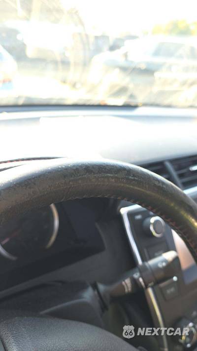 2016 Toyota Camry SE - zdjęcie 34 z 39 - miniatura