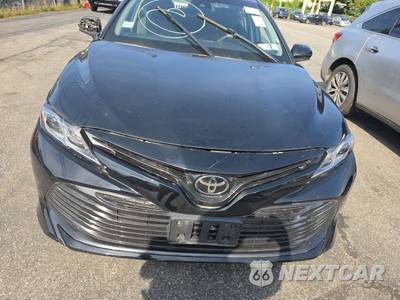 2018 Toyota Camry LE - zdjęcie 2 z 42 - miniatura