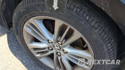 2016 Toyota Camry SE - zdjęcie 39 z 42 - miniatura