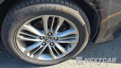 2017 Toyota Camry SE - zdjęcie 28 z 56 - miniatura