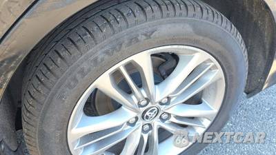 2017 Toyota Camry SE - zdjęcie 26 z 56 - miniatura