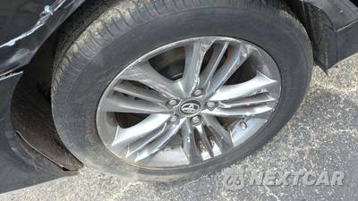 2017 Toyota Camry SE - zdjęcie 44 z 51 - miniatura