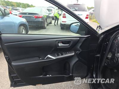 2017 Toyota Camry SE - zdjęcie 9 z 51 - miniatura