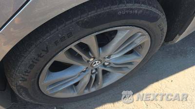 2017 Toyota Camry SE - zdjęcie 33 z 48 - miniatura