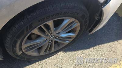 2017 Toyota Camry SE - zdjęcie 34 z 48 - miniatura