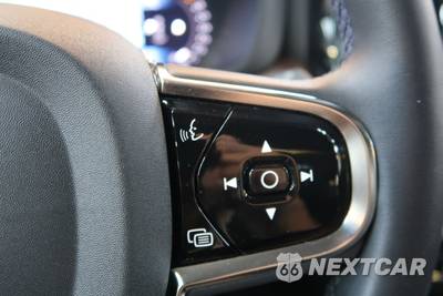 2024 Volvo XC60 B5 Plus Dark Theme - zdjęcie 43 z 52 - miniatura