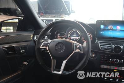 2015 Mercedes-Benz E 63 AMG S 4MATIC Sedan - zdjęcie 41 z 47 - miniatura