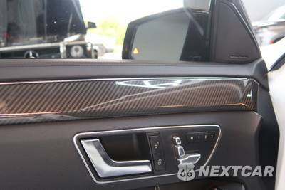 2015 Mercedes-Benz E 63 AMG S 4MATIC Sedan - zdjęcie 47 z 47 - miniatura