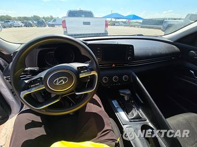 2022 Hyundai Elantra SE - zdjęcie 11 z 33 - miniatura