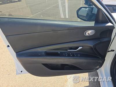 2022 Hyundai Elantra SE - zdjęcie 9 z 33 - miniatura