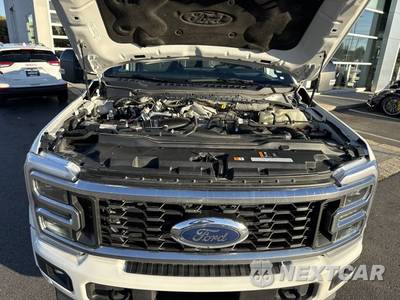 2026 Ford Super Duty F-450 Platinum Crew Cab Long Bed DRW - zdjęcie 33 z 40 - miniatura