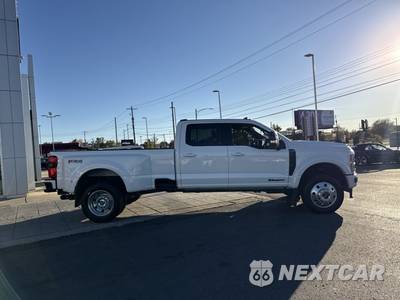 2026 Ford Super Duty F-450 Platinum Crew Cab Long Bed DRW - zdjęcie 5 z 40 - miniatura