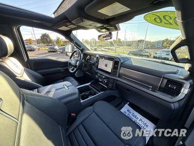2026 Ford Super Duty F-450 Platinum Crew Cab Long Bed DRW - zdjęcie 32 z 40 - miniatura