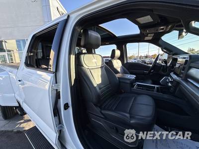 2026 Ford Super Duty F-450 Platinum Crew Cab Long Bed DRW - zdjęcie 31 z 40 - miniatura