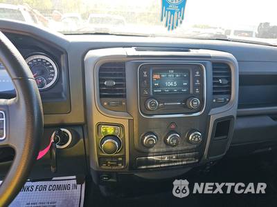 2018 Ram 1500 Express Extended Cab Medium Bed - zdjęcie 11 z 18 - miniatura