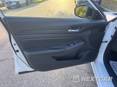 2025 Nissan Altima SV - zdjęcie 19 z 27 - miniatura