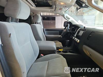 2019 Toyota Sequoia SR5 - zdjęcie 8 z 30 - miniatura
