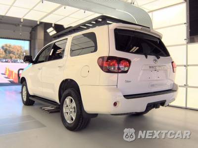 2019 Toyota Sequoia SR5 - zdjęcie 6 z 30 - miniatura