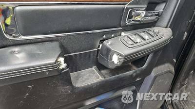 2014 Ram 1500 Laramie Crew Cab Medium Bed - zdjęcie 30 z 42 - miniatura