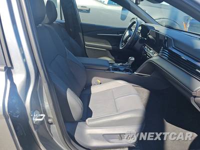 2026 Toyota Camry XSE - zdjęcie 8 z 28 - miniatura