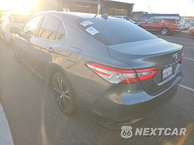 2020 Toyota Camry Hybrid LE - zdjęcie 6 z 33 - miniatura