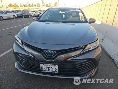 2020 Toyota Camry Hybrid LE - zdjęcie 2 z 33 - miniatura