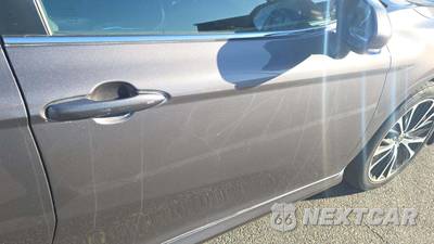 2020 Toyota Camry Hybrid LE - zdjęcie 22 z 33 - miniatura