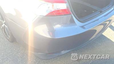 2020 Toyota Camry Hybrid LE - zdjęcie 23 z 33 - miniatura