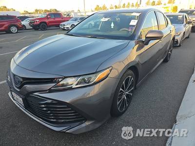 2020 Toyota Camry Hybrid LE - zdjęcie 1 z 33 - miniatura