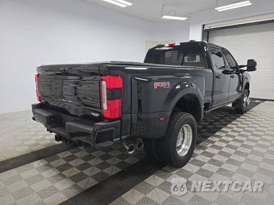 2025 Ford Super Duty F-350 Platinum Crew Cab Long Bed DRW - zdjęcie 4 z 26 - miniatura