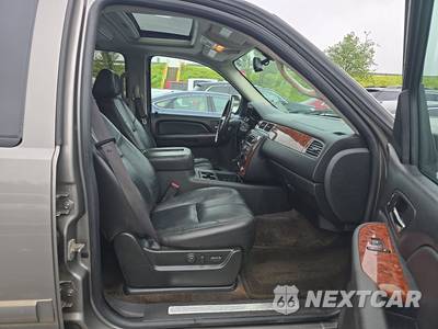 2008 Chevrolet Suburban 1500 LT 3LT - zdjęcie 8 z 36 - miniatura