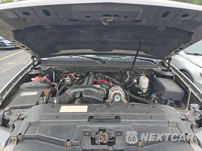 2008 Chevrolet Suburban 1500 LT 3LT - zdjęcie 16 z 36 - miniatura