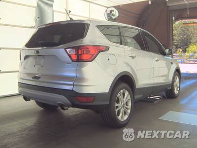 2019 Ford Escape SE - zdjęcie 4 z 32 - miniatura